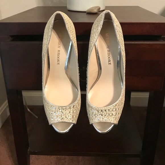 Heels - Picture 2 of 2